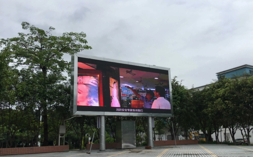 成都LED顯示屏:探索防護(hù)壁壘,防水防塵技術(shù)剖析