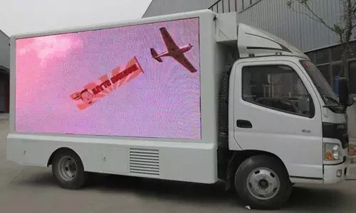 成都led顯示屏：LED顯示屏在智能交通系統(tǒng)中的應用與創(chuàng)新